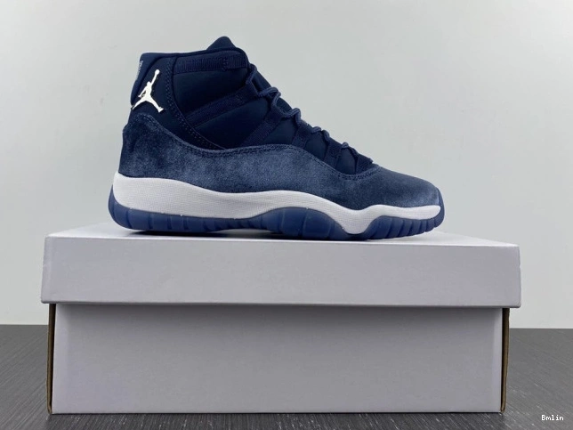 Boostmaster lin Midnight Navy Velvet AR0715-441 Air Jordan 11 WMNS 0724